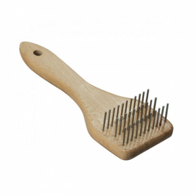 Étrille en bois avec pointes sur 3 rangs